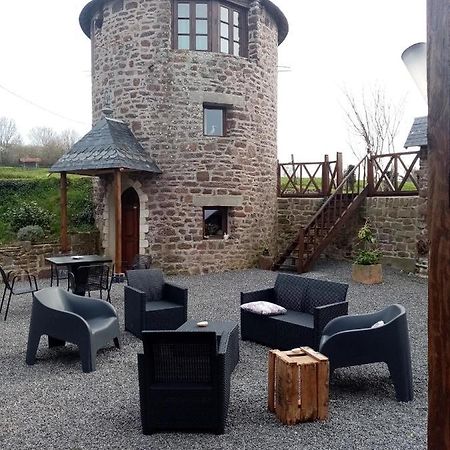 La Tour De Ver Gite Atypique Possibilite Table D'Hotes Sur Reservation Luaran gambar